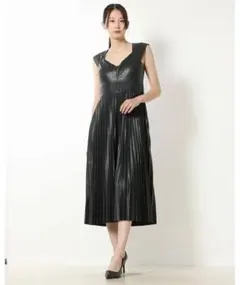 【新品タグ付】GUESS ゲス Teri Dress フェイクレザードレス XSのサムネイル