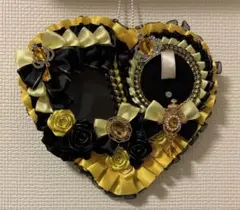 痛ロゼット 硬質ケースデコ ハート型ロゼット 黄色 黒 イエロー ブラック