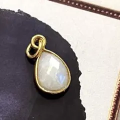 1点作品☆ 枠レインボームーンストーン14kgfネックレストップ