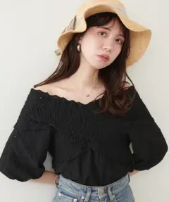 WEB限定♡アイレットカットレースクロスオフショルプルオーバーのサムネイル