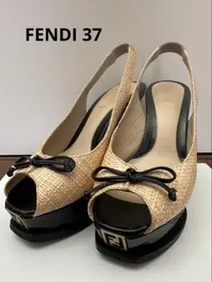 【美品】FENDI フェンディ スリングバックヒール 37のサムネイル