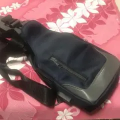 ネイビー ボディバッグ ナイロン製