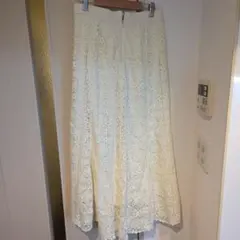 a.V.V　アイボリー レース フレアスカート