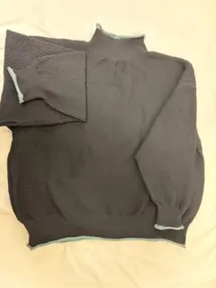 ブラック ハイネックニット