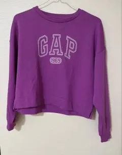 GAP パープル ロゴ入り スウェット
