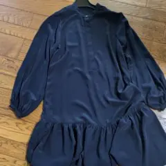 スピックアンドスパンの紺色ワンピース