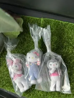 最安値サンリオキャラクターズミニチュアチャーム