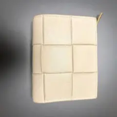 【正規品・人気色】ボッテガヴェネタ カセット二つ折りファスナーウォレット