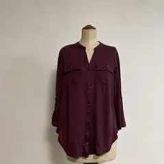 バーガンディ ボタンアップシャツ 長袖