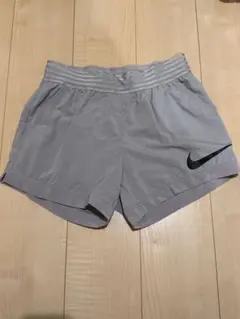 Nike Flex グレー Mサイズ ショーツ　レディース