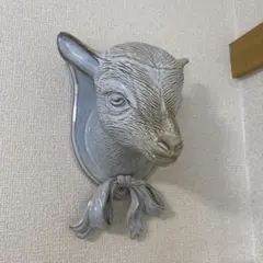YARNNAKARN / Baby Goat Trophy - メルカリ