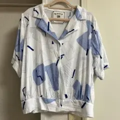 白と青の抽象パターン 半袖シャツ