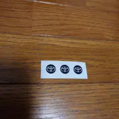 トヨタ純正ナンバーロック用ロゴステッカーのサムネイル