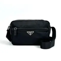 極美品 プラダ 三角ロゴ ショルダーバッグ シルバー金具 男女兼用 ナイロン 黒