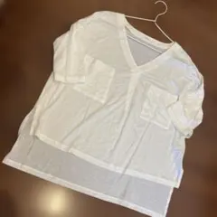 ELFORBR ホワイト Vネック Tシャツ Mのサムネイル