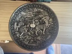 麒麟文様 楕円形 金属製 飾り皿 麒麟文様 楕円形 金属製 飾り皿 - メルカリ