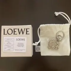 WW690 LOEWE ロエベ キーホルダー グレー ロゴマーク 新品 WW690 LOEWE ロエベ キーホルダー グレー ロゴマーク 新品 - メルカリ