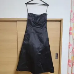 ビーズ装飾付きブラックドレス　Lサイズくらい