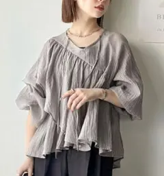 クラシカルエルフ☆大きいサイズ☆シアーアシメフリルブラウス☆チャコール☆サイズL