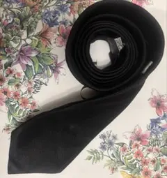 極美品✨ディオールオム　ネクタイ　ナ ロータイ 光沢 ブラック　ソリッド 極美品✨ディオールオム ネクタイ ナ ロータイ 光沢 ブラック