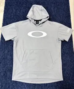 オークリー OAKLEY パーカー フーディー 半袖 スウェット グレー Mのサムネイル