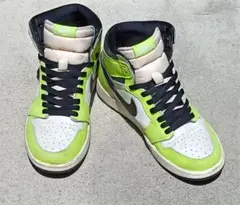 NIKE AIR JORDAN 1 HIGH OG VOLT