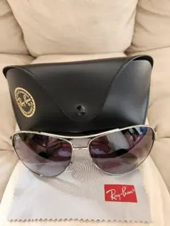 Ray-Ban ブラックサングラス ケース付き