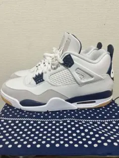 NIKE SB エアジョーダン4レトロSP