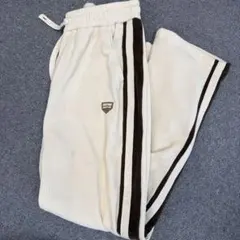 ワイドシルエット　ロゴ　ライン　カルゼ　スウェットパンツMサイズ