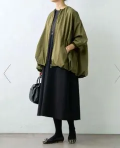 バルーンブルゾン