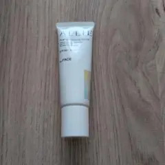 アリィークロノビューティ フラットスムースフィルターUV SPF50のサムネイル