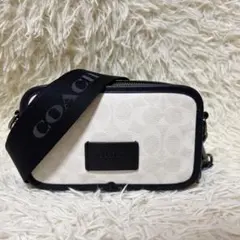 COACH ショルダーバッグ ワイアット クロスボディ バッグ シグネチャー
