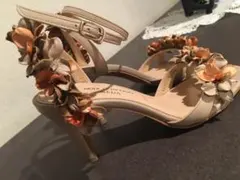 ジャコモ フラワーモチーフ サンダルのサムネイル