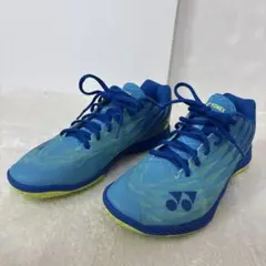 YONEX バドミントンシューズ 水色 24.5cm エアラスz - メルカリ