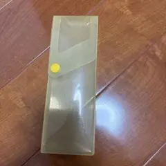 透明プラスチック筆箱 ボタン留め付きのサムネイル