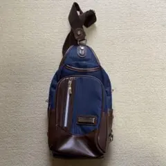 ネイビー ブラウン スリングバッグ