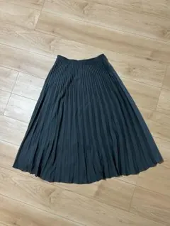 プリーツスカート