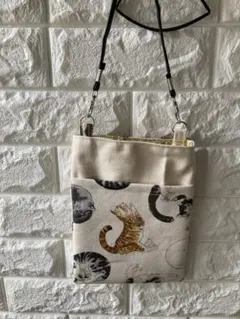ハンドメイド　猫　ねこ　サコッシュ