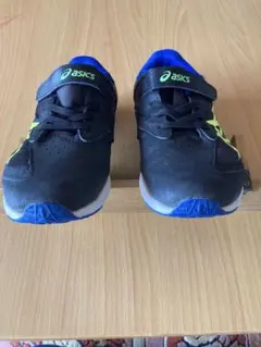 スニーカー