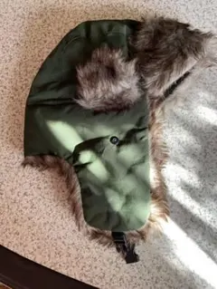 オリーブグリーン 冬用帽子 耳あて付き