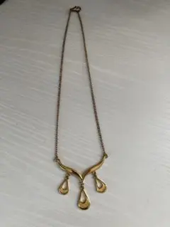 ゴールドトーン ネックレス 3ドロップ型チャーム アンティーク調