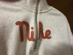 Nike クロップドトレーナー ベージュ