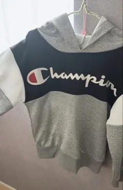〈キッズ130〉Champion フード付きパーカー グレー/ブラック/ホワイト