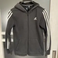 adidas パーカー フード付き　140センチ