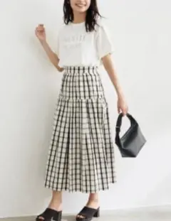 stola. 極美品　チェックスカート
