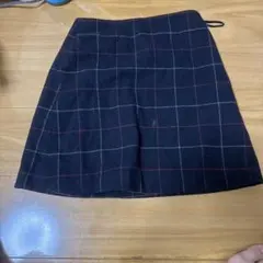 黒と赤のチェック柄タイトスカート　UNIQLO