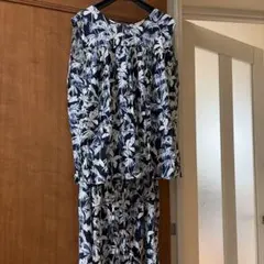 YECCA VECCA ボタニカルノースリーブ パンツ セットアップのサムネイル