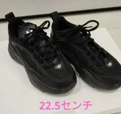 adidas オズガイア