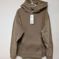 新品 　アズールバイマウジー　ベージュ パーカー メンズＬサイズ　土日セール