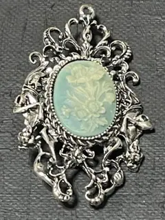 ヴィンテージvintage銀系青花カメオ風のブローチ(年数経過品)